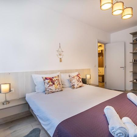 Springhome - Cozy Apartment With Balcony & Parking ブラショフ エクステリア 写真