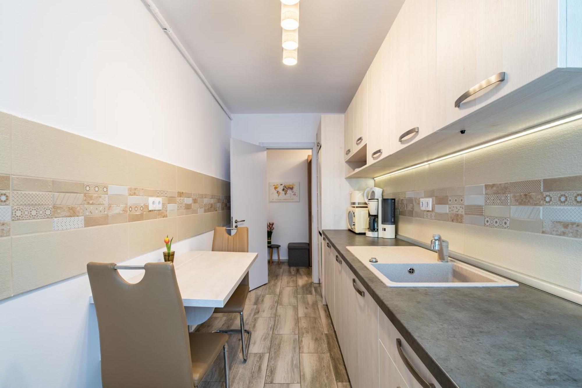 Springhome - Cozy Apartment With Balcony & Parking ブラショフ エクステリア 写真