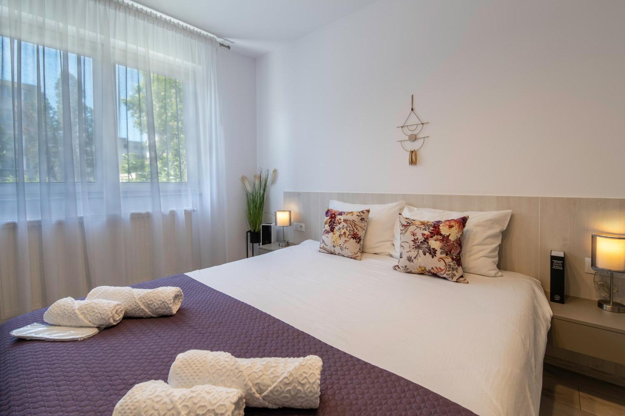 Springhome - Cozy Apartment With Balcony & Parking ブラショフ エクステリア 写真